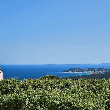 Le Saphir Avec Piscine Et Vue Mer Lägenhet *